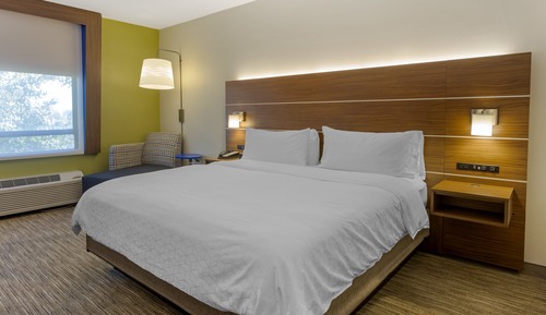 Standard Room, 1 King Bed, Transfer Shower (Mobility)
