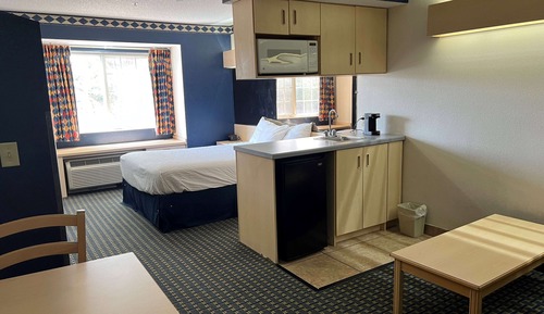 Studio Suite, 1 Queen Bed, Non Smoking