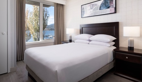 Grand Room, 2 Bedrooms, Lake View (Balcony)