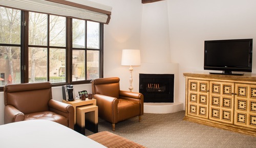 Room, 1 King Bed (Fireplace)