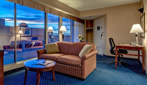 Suite, 1 Queen Bed, Non Smoking, Jetted Tub (Living Room;with Sofabed)