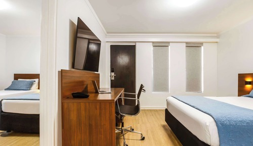 Standard Room, 1 Queen Bed