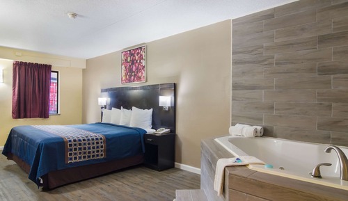 Suite, 1 King Bed, Smoking