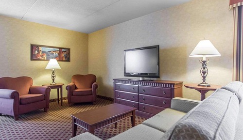 Suite, 2 Queen Beds, Non Smoking (Upgrade)
