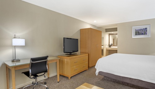 Standard Room, 1 King Bed, Accessible, Non Smoking