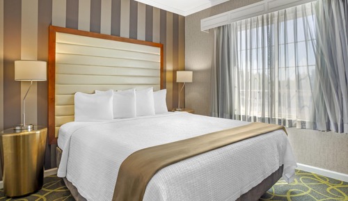 Suite, 1 King Bed, Non Smoking, Jetted Tub