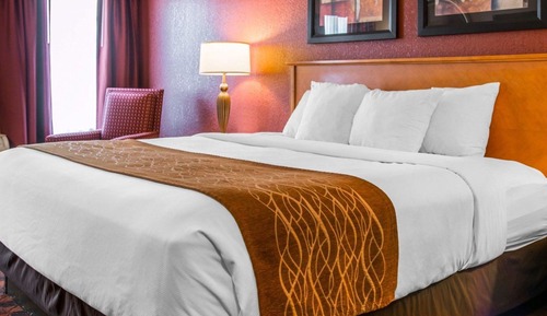 1 King Bed, Jacuzzi