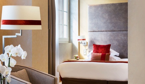 Deluxe Suite