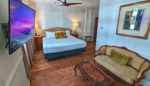 Superior Suite, 1 King Bed (King Suite Vintage)