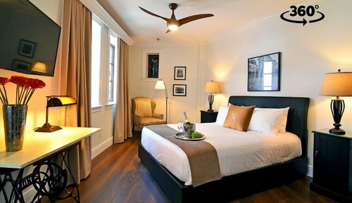Deluxe Room, 1 Queen Bed (Queen Room)