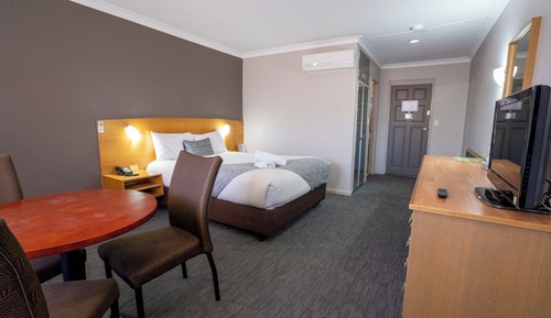 Standard Room, 1 Queen Bed