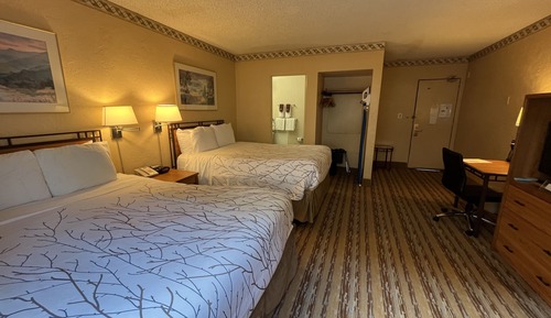 2 Queen Beds Non-Smoking Room