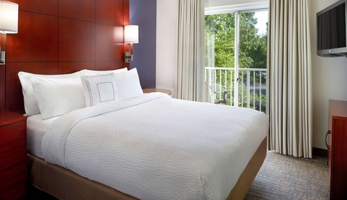 Suite, 1 Queen Bed with Sofa bed, Balcony (One Bedroom with Balcony)