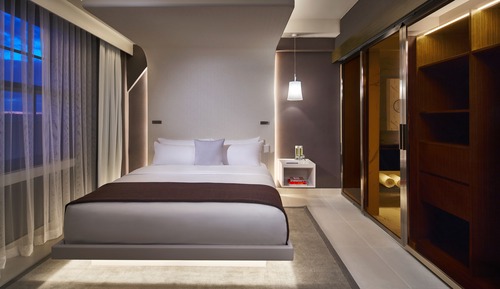 Suite, 1 King Bed, Corner (Monument View Corner King Spa Suite)