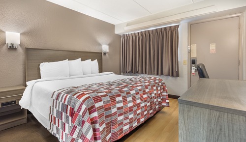 Deluxe Room, 1 King Bed, Accessible (Roll-In Shower, Smoke Free)