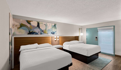 Room, 2 Queen Beds, Non Smoking, Poolside