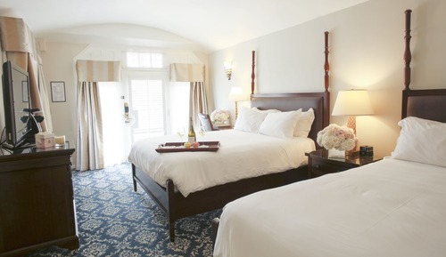 Deluxe Room, 2 Queen Beds, Roll-in Shower