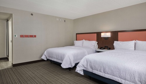 Room, 2 Queen Beds, Accessible, Bathtub