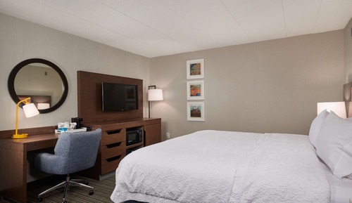 One king bed ns