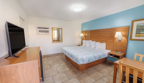 Small King Room Annex