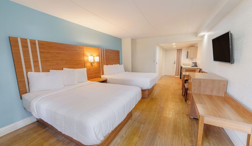 Deluxe Room, 2 Queen Beds, Kitchenette