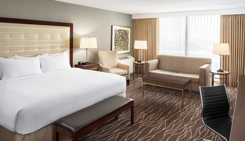 Premium, High Floor Larger Room,1 King Bed