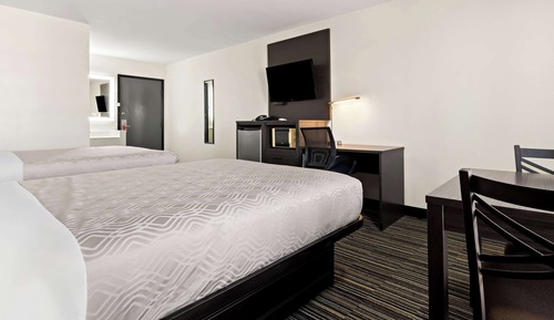 Standard Room, 2 Queen Beds, Non Smoking