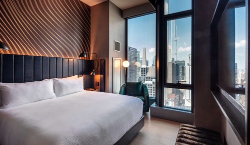 King Suite Skyline View
