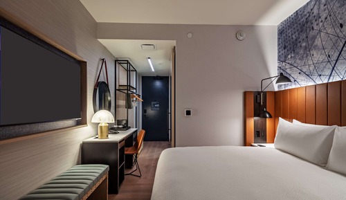 1 King Bed Hearing Accessible