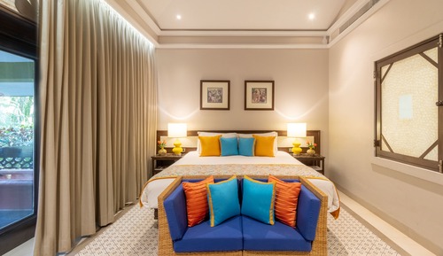 Superior Room, 1 King Bed, Garden View (Sitout)