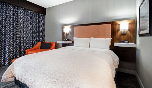 One Queen Bed, Non-Smoking, Accessible