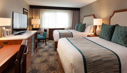 Room, 2 Queen Beds, Accessible (Roll-In Shower)