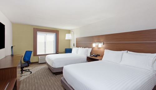 Standard Room, 2 Queen Beds (Walk-In Shower)