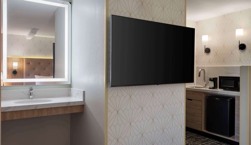 Room, 1 King Bed, Accessible, Bathtub