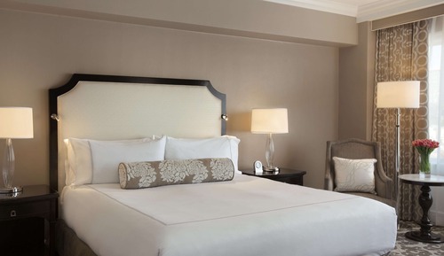 Signature Room, 1 King Bed (Skyline)