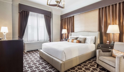 Suite, 1 King Bed, Balcony (Buckingham Legacy)