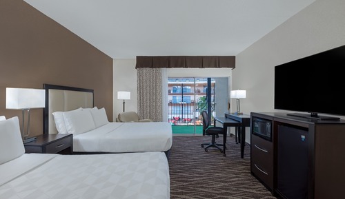 Standard Room, 2 Queen Beds, Balcony, Courtyard View