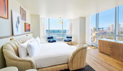 Grand Room, 1 King Bed, Corner (Opal, Chamber)