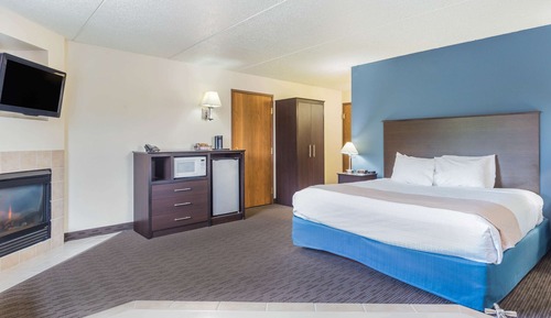 Deluxe Studio Suite, 1 King Bed, Non Smoking
