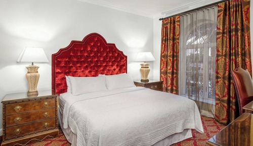 Room, 1 King Bed (Mobility/Hearing Access, Roll-In Shwr)