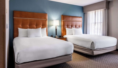 Deluxe Room, 2 Queen Beds, Accessible, Refrigerator & Microwave (Roll in Shower, Upper Floor)