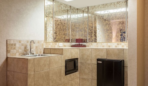 Standard Apartment, 1 King Bed, Non Smoking, Kitchen (Living Room)