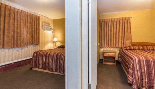Suite, 2 Queen Beds, Non Smoking
