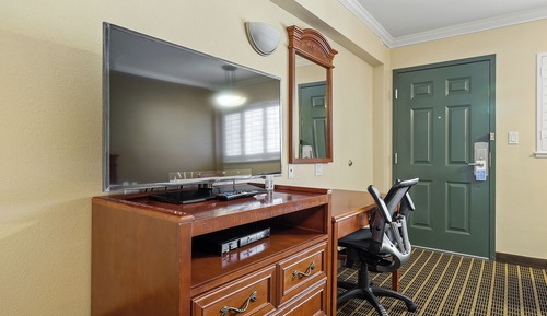 Standard Room, 1 King Bed
