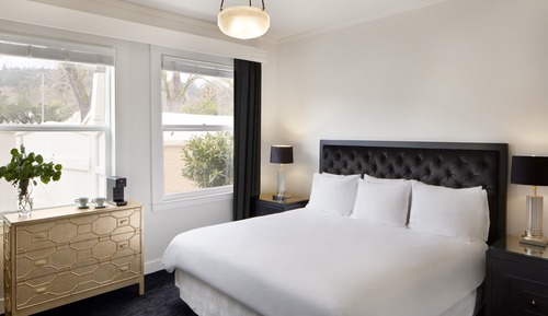 Deluxe Room, 1 King Bed