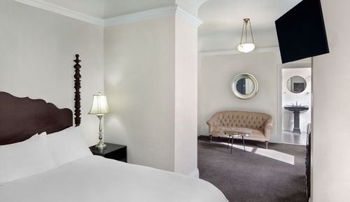 Suite, 1 King Bed