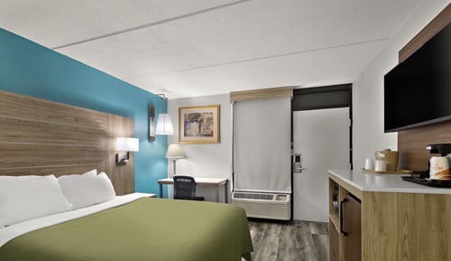 Standard Room, 1 Queen Bed
