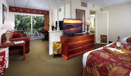 Suite, 2 Queen Beds, Non Smoking, Refrigerator & Microwave (Living Room;with Sofabed)