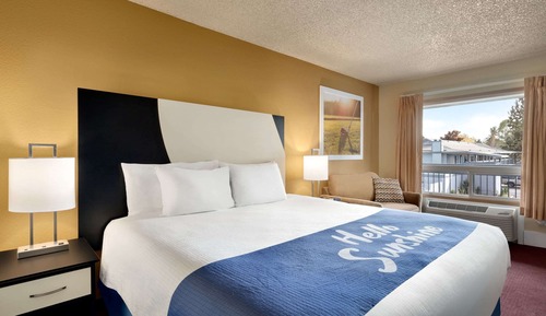 Standard Room, 1 King Bed