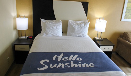 Standard Room, 1 Queen Bed